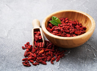 dry red goji berries