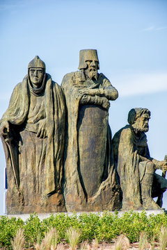 Monumento al octavo centenario primeros pobladores
