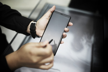 hand hold a smartphone, show phone screen, mock up