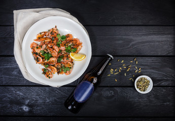 Fried shrimp with parsley and garlic.