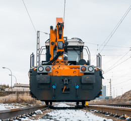 Tren en v&iacute;a nevada