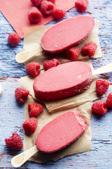 Raspberry smoothie popsicles 