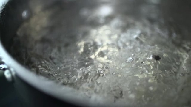 Boiling water in slow motion