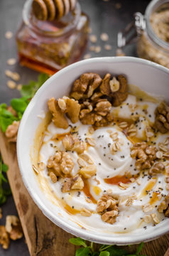 Fresh cheese with honey and walnuts