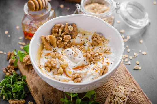 Fresh cheese with honey and walnuts