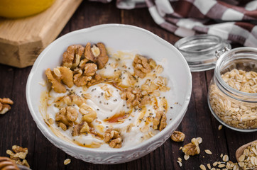 Fresh cheese with honey and walnuts