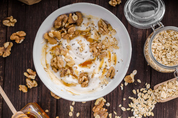 Fresh cheese with honey and walnuts