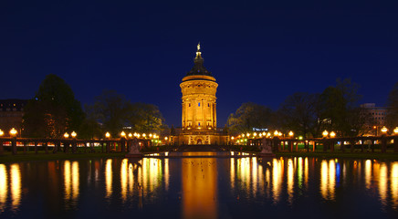 Fototapeta premium Mannheimer Wasserturm