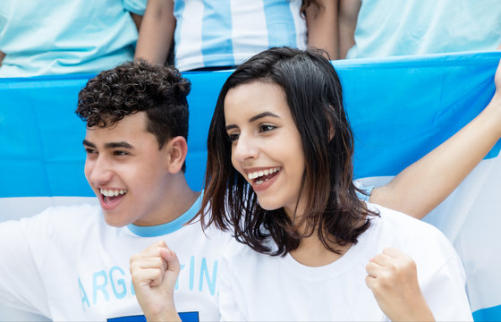 Argentinische Fans freuen sich über Tor