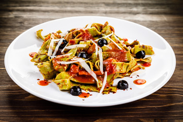 Pasta with tomato sauce and vegetables