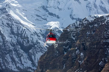 Crédence de cuisine en verre imprimé hélicoptère Rescue helicopter in Annapurna basecamp, Nepal