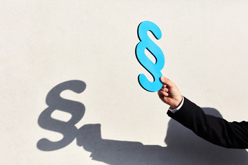 Paragraph als Symbol für Pro und Contra