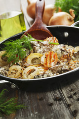 Chicken liver stewed in sour cream
