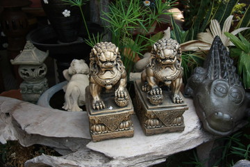 statue of 2 chinese lion