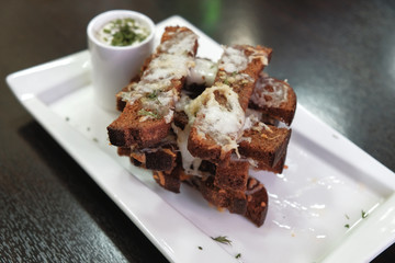 bread croutons with cheese