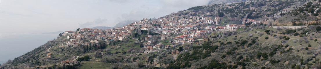 Fototapeta premium Widok miasto Arachova, Grecja