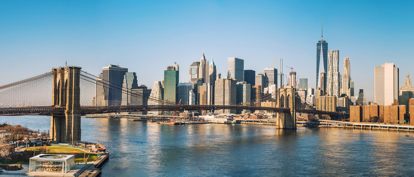 Fototapeta Brooklyn bridge and Manhattan at sunny day, New York City