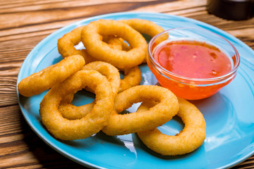 Onion rings in batter