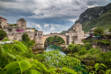 Photo sur Plexiglas Stari Most Old town of Mostar with famous Old Bridge (Stari Most), Bosnia and Herzegovina