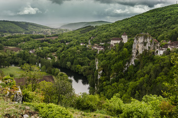Fototapeta na wymiar The valley of the river lot in the vicinity of Saint Cirq Lapopie France