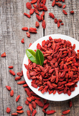 dry red goji berries