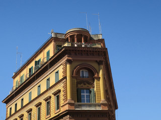 round balcony on top of a buidling