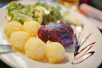 Filetto di Manzo con Patate