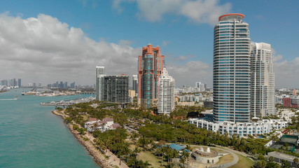 Fototapeta premium Aerial view of Miami skyline from South Pointe Park, Florida