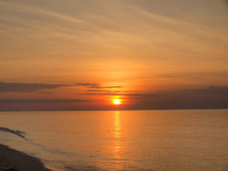 Obraz premium Slow shutter seascape view and beautiful sunrise