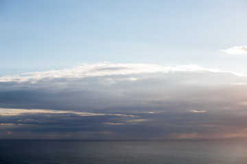 Regenwolken über der Irischen See