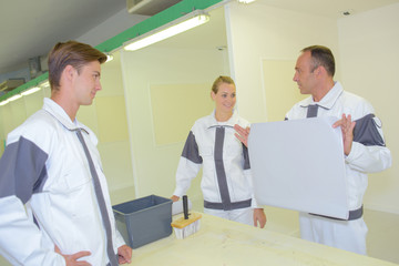 Obraz premium showing a paper