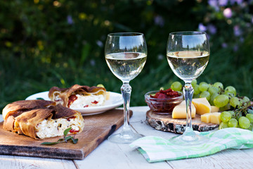 Strudel with cheese and sun-dried tomatoes.