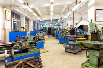 Turning and milling machines in the workshop