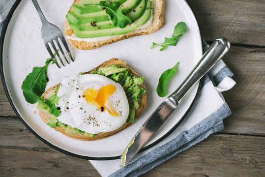 Avocado Sandwiches with Poached Egg