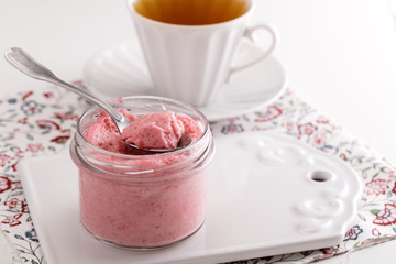 Raspberry agar mousse