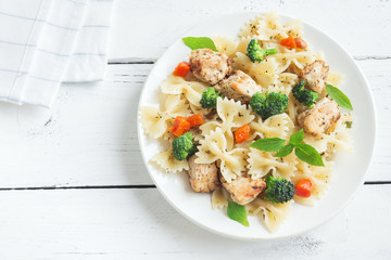 Farfalle pasta with chicken and vegetables