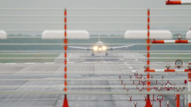 Widebody airplane landing