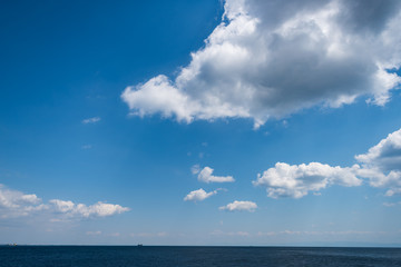 Fototapeta na wymiar 海と空と雲