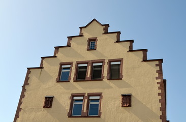 Fototapeta na wymiar Altaugiebel in Freiburg