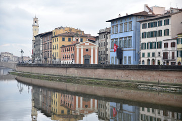Rives de l'Arno à Pise en Toscane, Italie