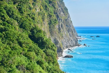 Fototapeta na wymiar Two-Tone Colors of the Pacific Ocean Near Qingshui Cliff