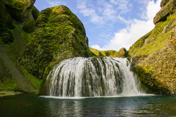 Großartiger wasserfall in Island
