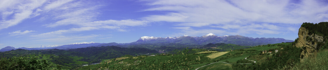 Fototapeta na wymiar Monti Sibillini Azzurri Italia