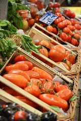 イタリアの食材と市場の風景