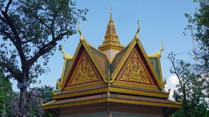 wat phnom temple complex