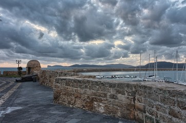 Alghero. Bastioni sul porto