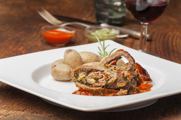 Kalbsroulade von den Kanarischen Inseln mit Mojo