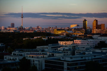 Obraz premium A view of Berlin at sunset