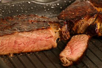 мясо на гриле, барбекю