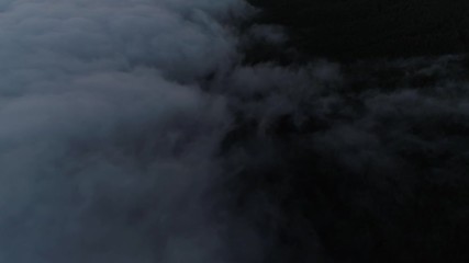 Au dessus des nuages